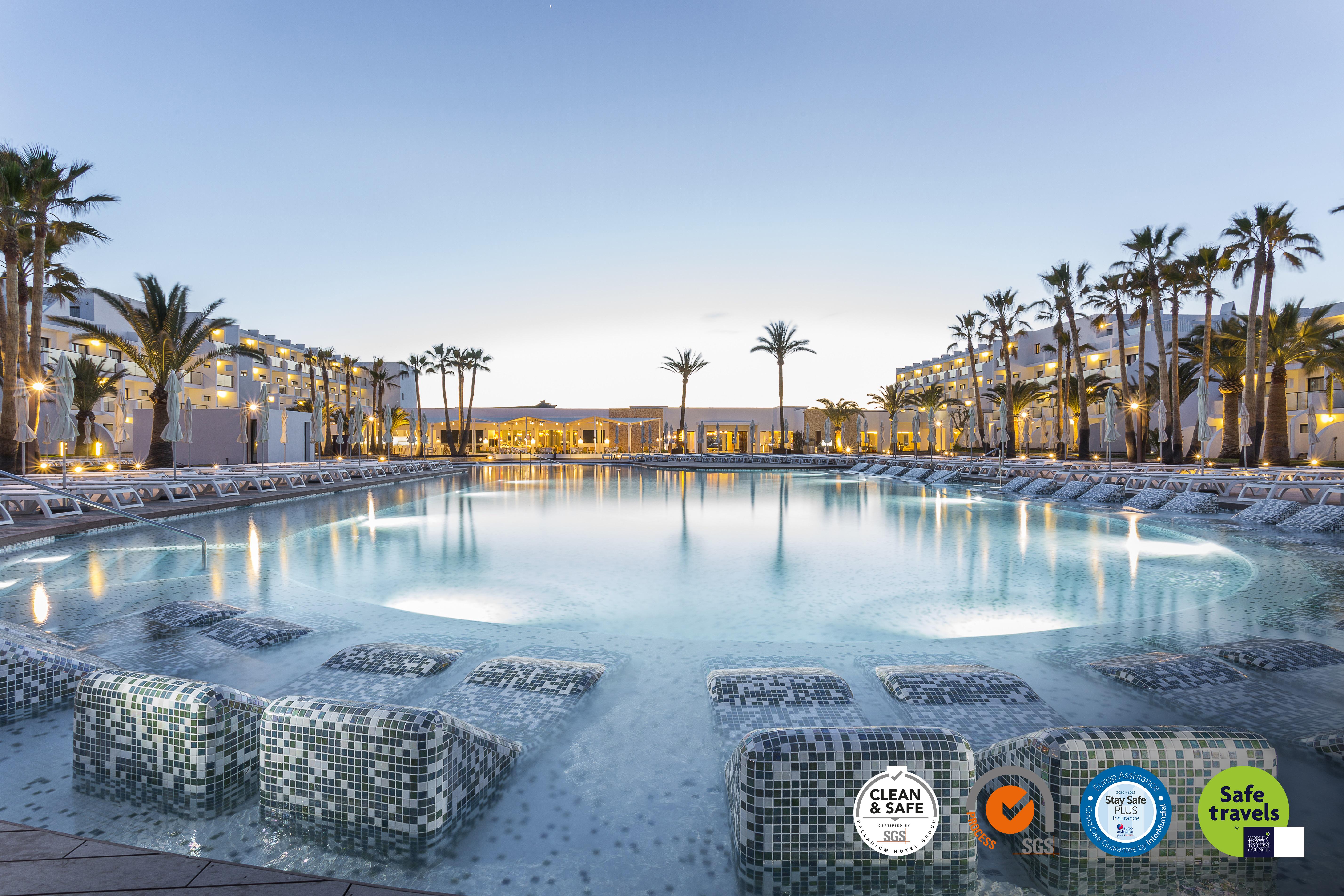 Grand Palladium White Island Resort & Spa Playa d'en Bossa Exterior foto