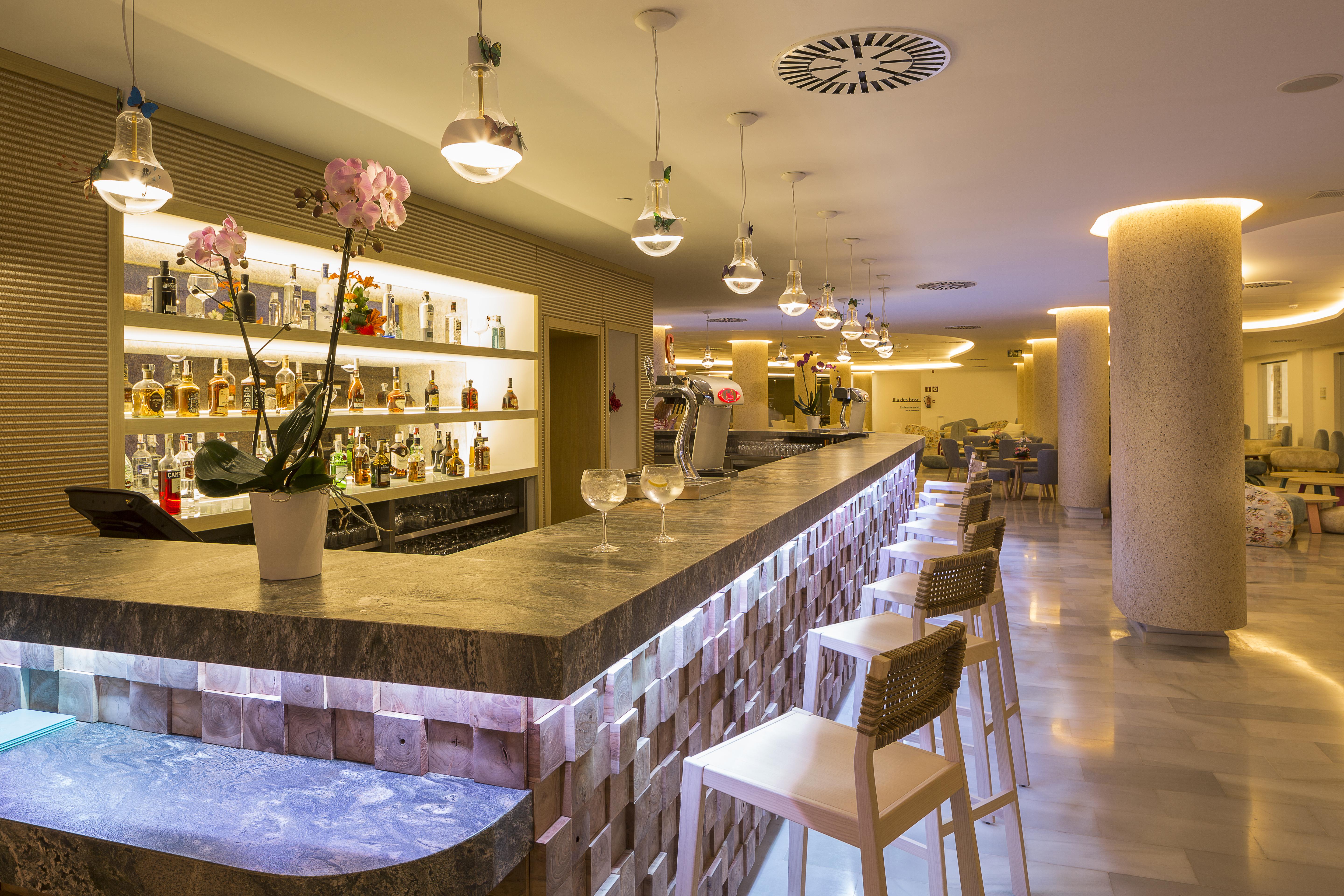 Grand Palladium White Island Resort & Spa Playa d'en Bossa Exterior foto Bar