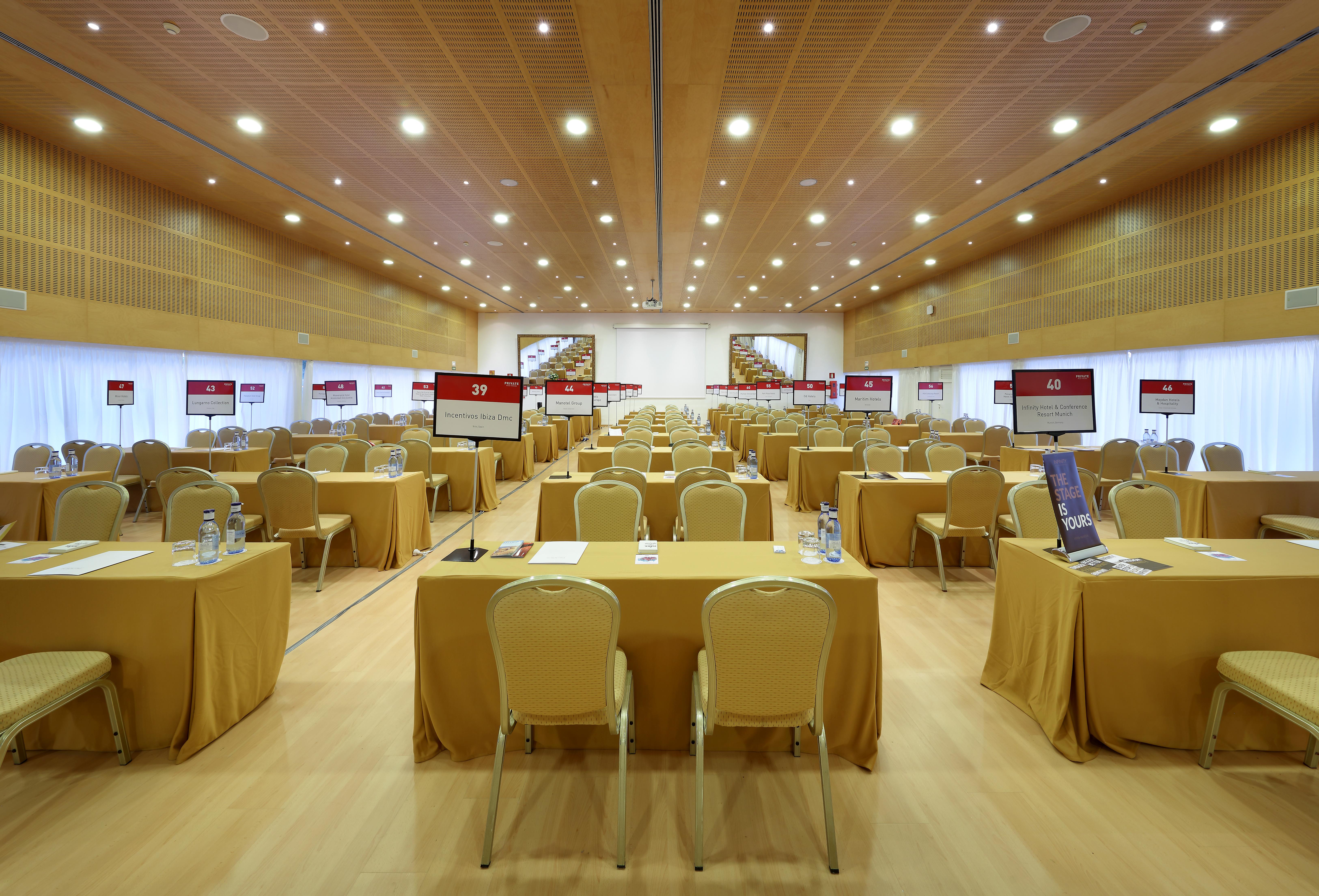 Grand Palladium White Island Resort & Spa Playa d'en Bossa Exterior foto The European Economic and Social Committee