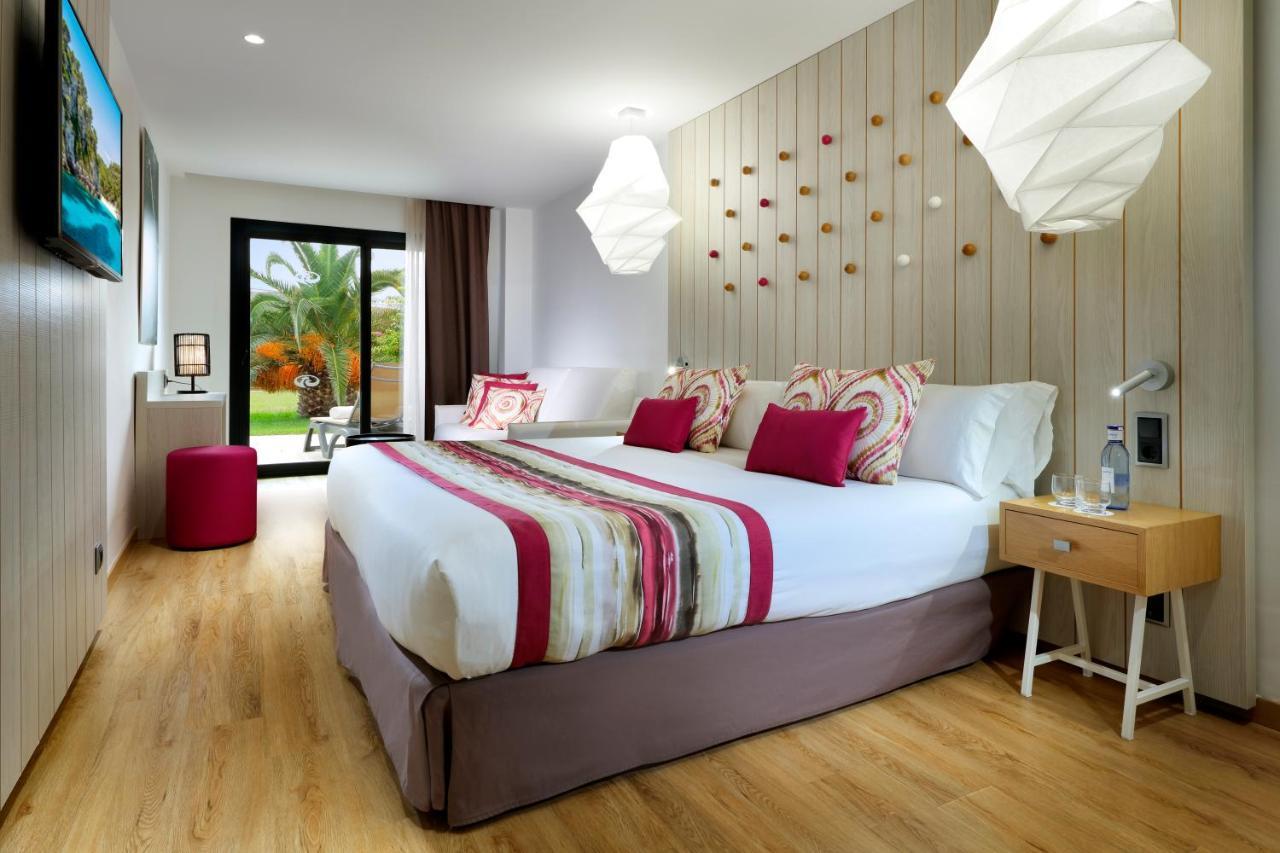 Grand Palladium White Island Resort & Spa Playa d'en Bossa Exterior foto
