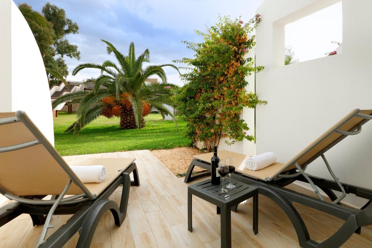 Grand Palladium White Island Resort & Spa Playa d'en Bossa Exterior foto A view from a room at the hotel